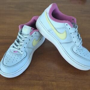 Nike Air Force 1 GS trainers girls kids 2Y